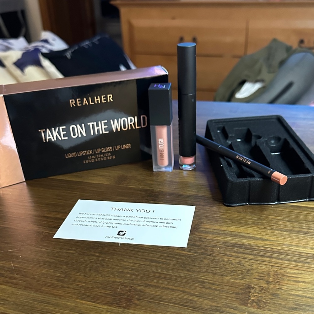RealHer Take On The World Lip Kit